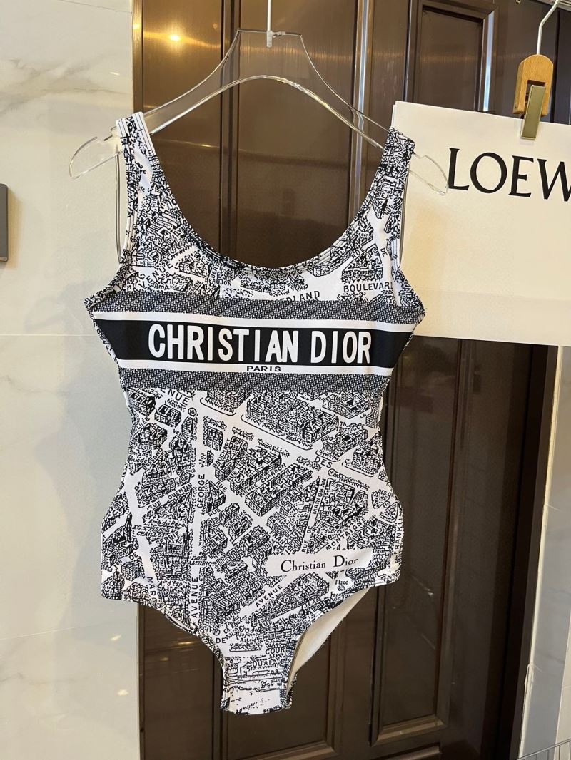 CHRISTIAN DIOR